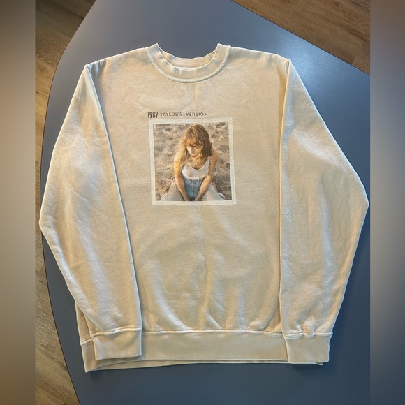 Taylor Swift Tops - 1989 Taylor Swift crew neck